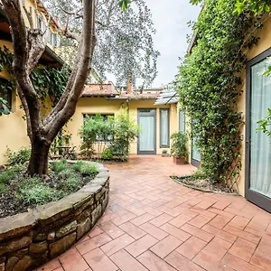 cortile-santa-monaca.it-tuscanyhotel.com/
